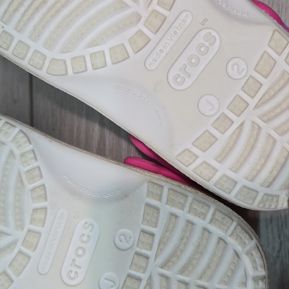 Crocs Kids Girl Colorful Strap Clogs Mule Shoes Sz J2 - Picture 11 of 11